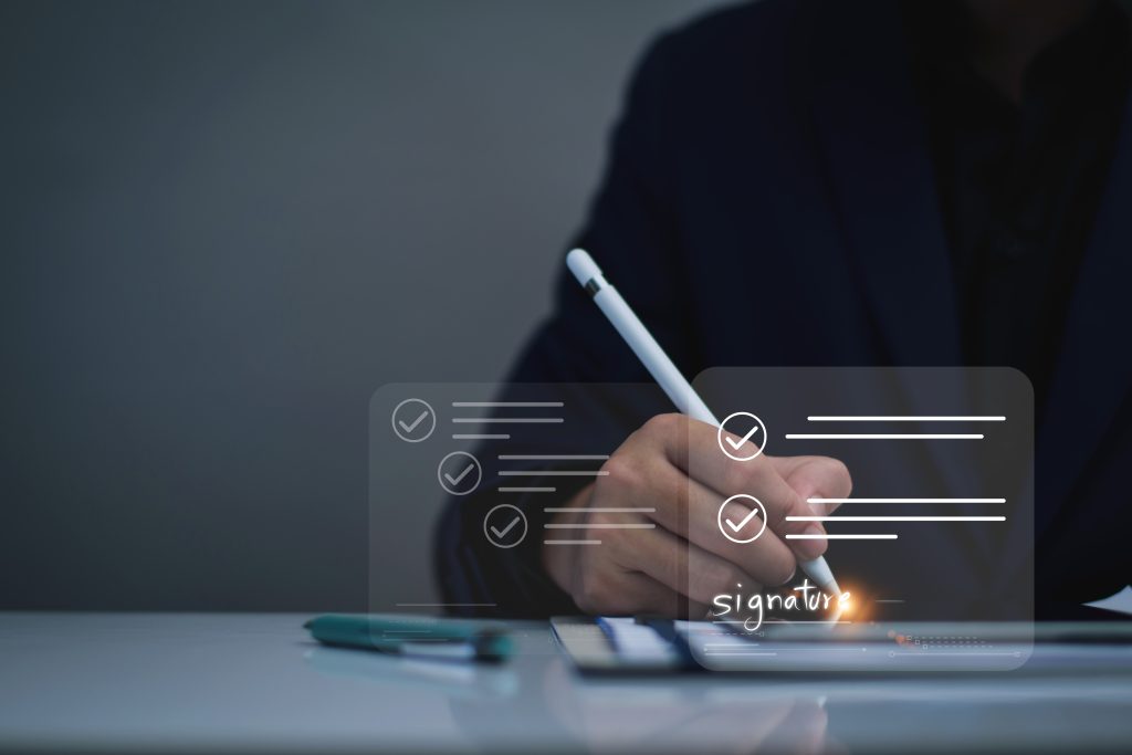 Retour sur la politique de sécurité de l’information Vecteezy Electronic Signature Business Concept Manager Is Electronic 13857242 1024x683