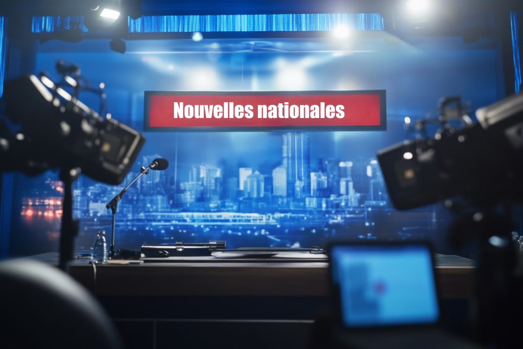 Devinez quoi ? Les briseurs de grève seront officiellement… au chômage. Vecteezy Empty News Desk In Breaking News Studio 55313524 FR 1024x683